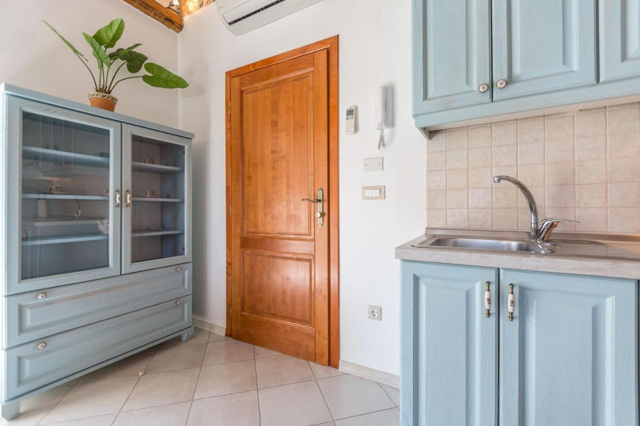 Apartments Casa Saina Ровин Екстериор снимка