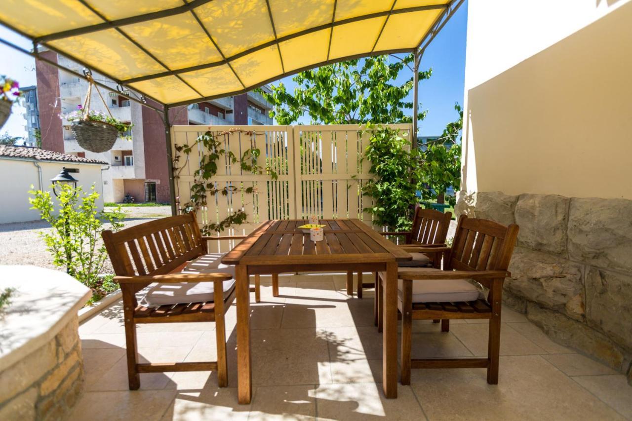 Apartments Casa Saina Ровин Екстериор снимка