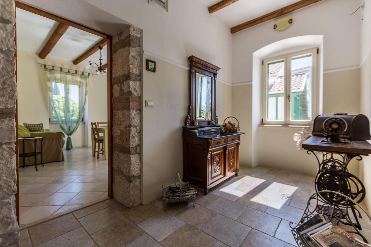 Apartments Casa Saina Ровин Екстериор снимка