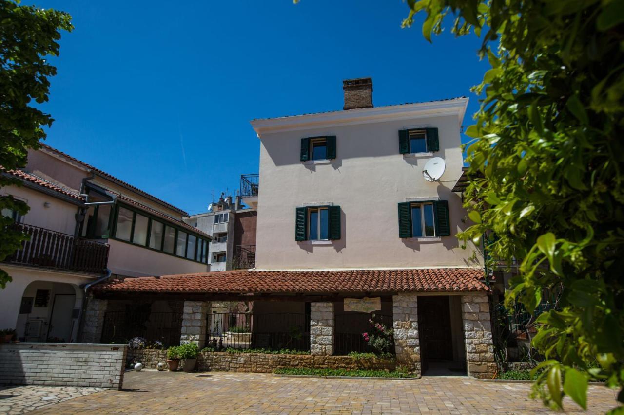 Apartments Casa Saina Ровин Екстериор снимка