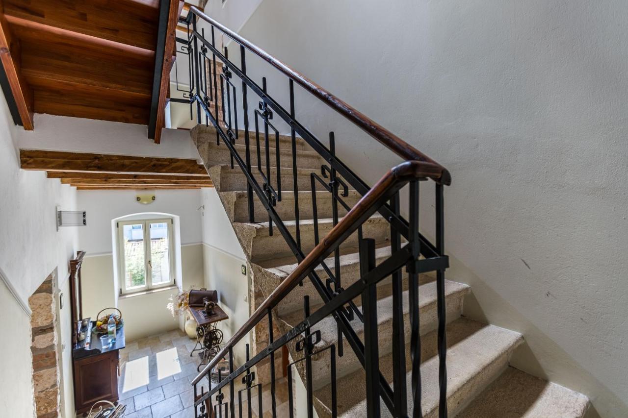 Apartments Casa Saina Ровин Екстериор снимка
